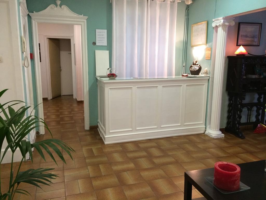 Hostal Valls Barcelona Ngoại thất bức ảnh