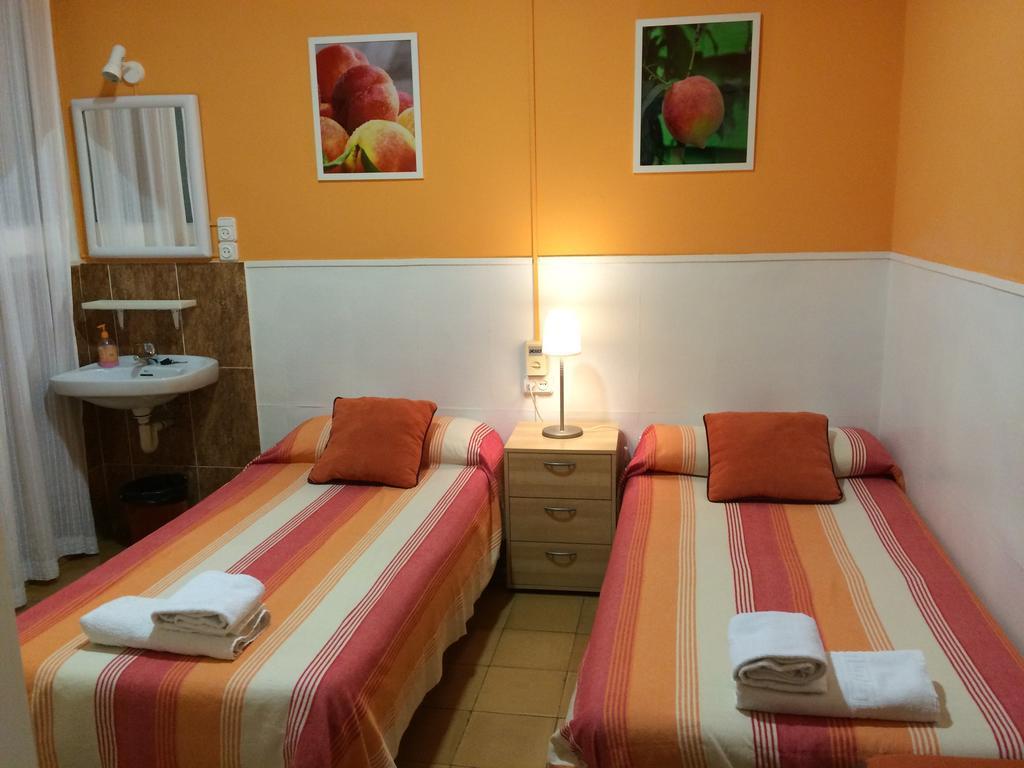 Hostal Valls Barcelona Ngoại thất bức ảnh