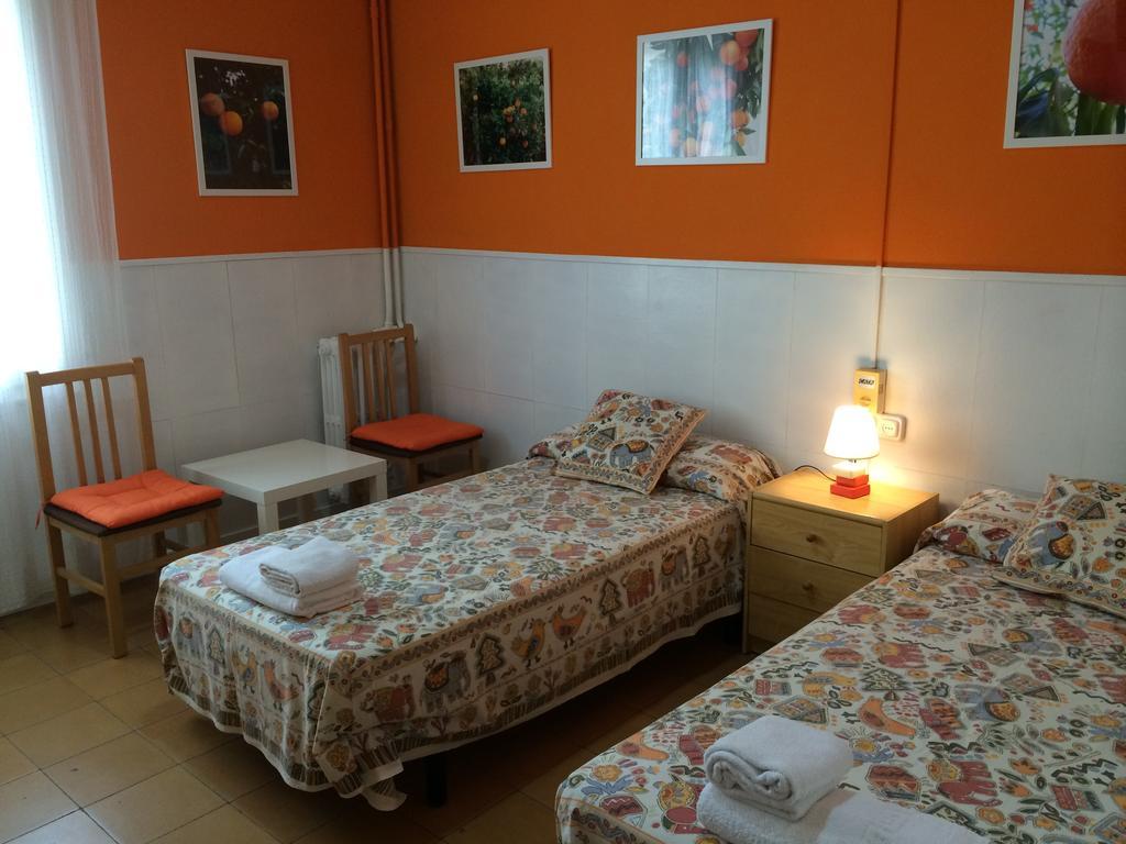 Hostal Valls Barcelona Ngoại thất bức ảnh