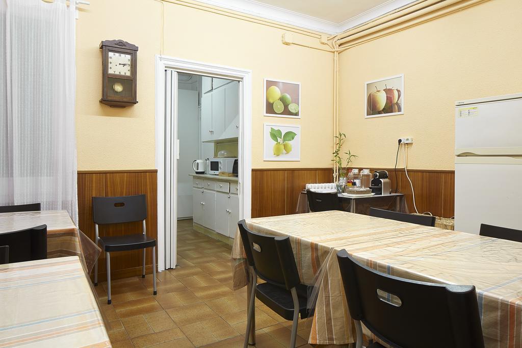 Hostal Valls Barcelona Ngoại thất bức ảnh