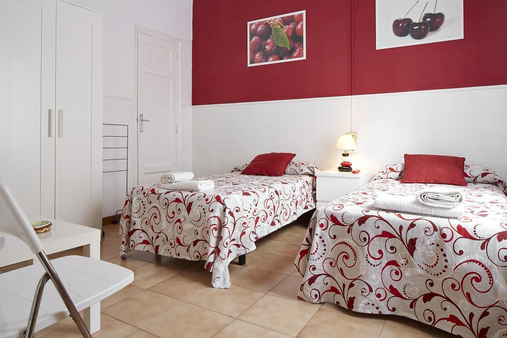 Hostal Valls Barcelona Ngoại thất bức ảnh
