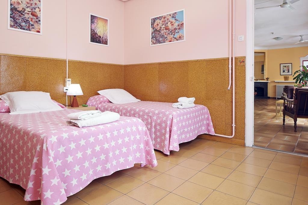 Hostal Valls Barcelona Ngoại thất bức ảnh