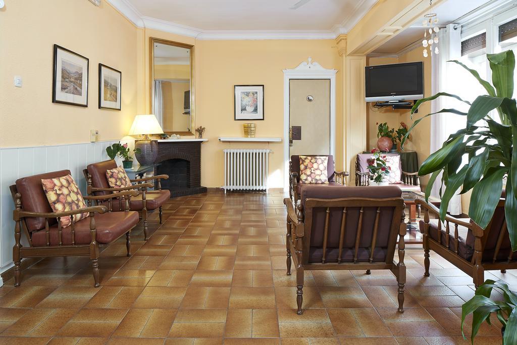 Hostal Valls Barcelona Ngoại thất bức ảnh
