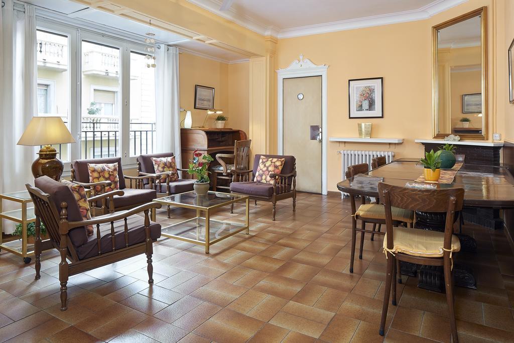 Hostal Valls Barcelona Ngoại thất bức ảnh