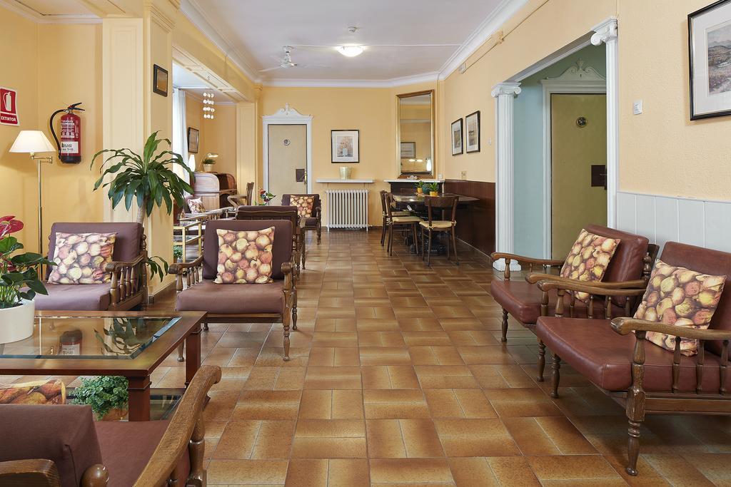 Hostal Valls Barcelona Ngoại thất bức ảnh