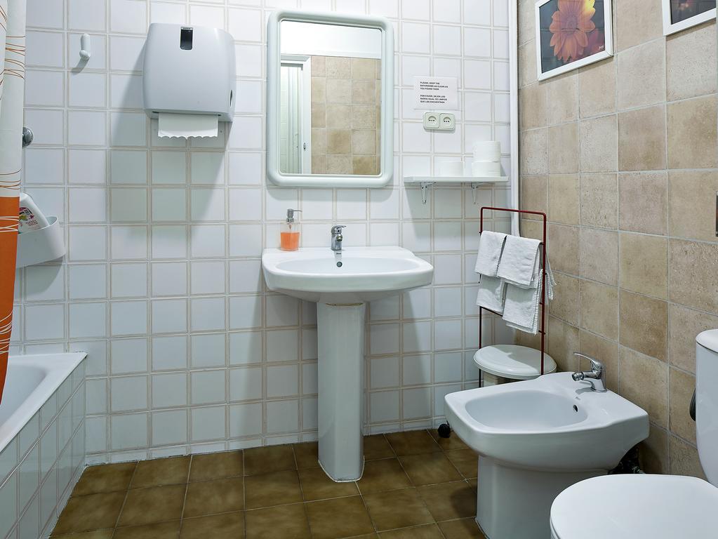 Hostal Valls Barcelona Ngoại thất bức ảnh