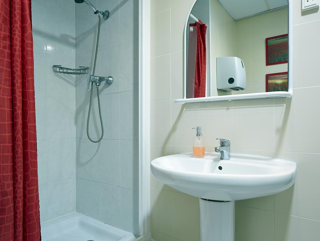 Hostal Valls Barcelona Ngoại thất bức ảnh