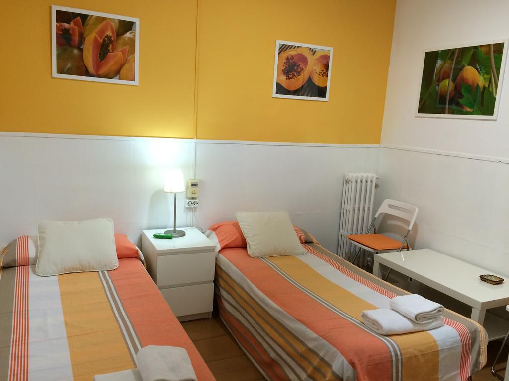 Hostal Valls Barcelona Ngoại thất bức ảnh