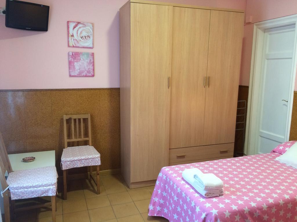 Hostal Valls Barcelona Ngoại thất bức ảnh
