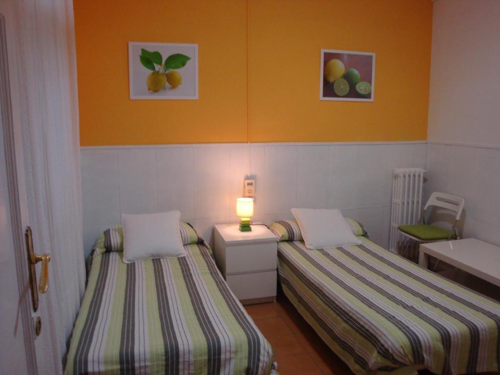 Hostal Valls Barcelona Ngoại thất bức ảnh