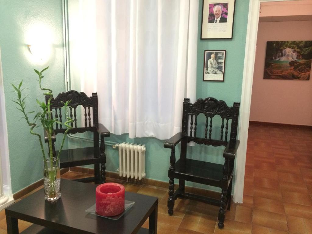 Hostal Valls Barcelona Ngoại thất bức ảnh