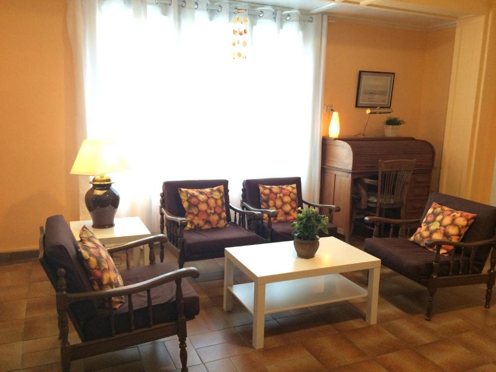 Hostal Valls Barcelona Ngoại thất bức ảnh